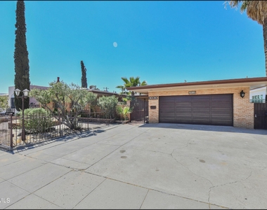 3030 Aurora Avenue - Photo Thumbnail 3