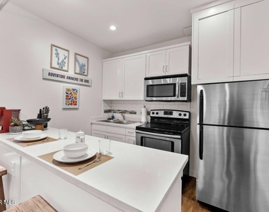513 W W San Antonio Avenue - Photo Thumbnail 4
