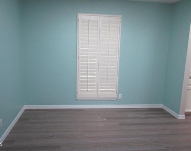 739 Espada Drive - Photo Thumbnail 4