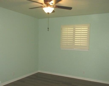 739 Espada Drive - Photo Thumbnail 12