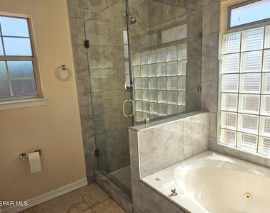 11235 Kachina Drive - Photo Thumbnail 12