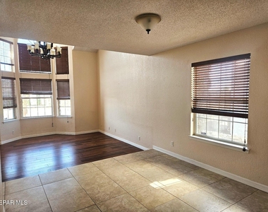 11235 Kachina Drive - Photo Thumbnail 6