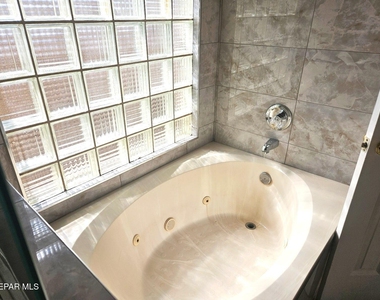 11235 Kachina Drive - Photo Thumbnail 13