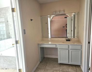 11235 Kachina Drive - Photo Thumbnail 10