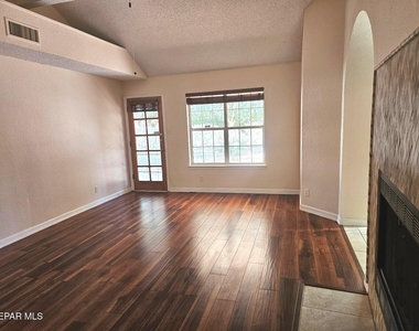 11235 Kachina Drive - Photo Thumbnail 8