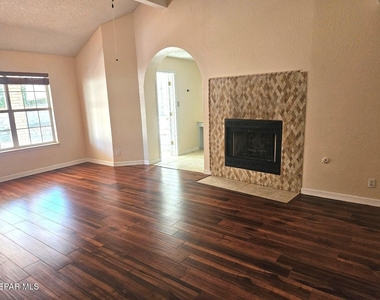 11235 Kachina Drive - Photo Thumbnail 7