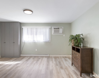 36 Woodbury Avenue - Photo Thumbnail 4