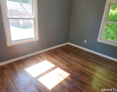 191 Dupont Place - Photo Thumbnail 4