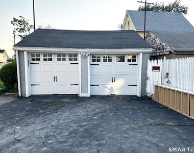 339 Thompson Street - Photo Thumbnail 5