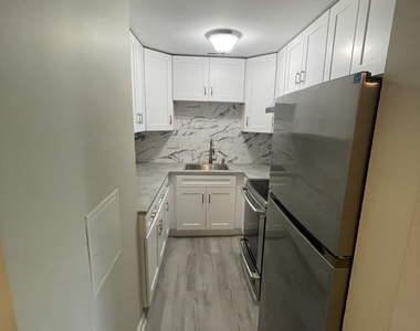 31 Stuart Avenue - Photo Thumbnail 6