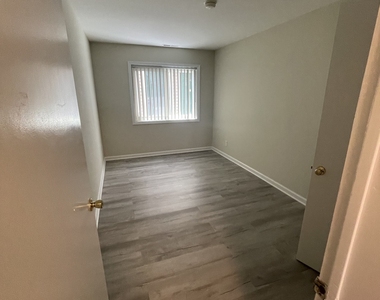 31 Stuart Avenue - Photo Thumbnail 9
