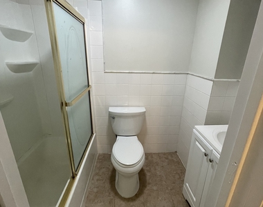 31 Stuart Avenue - Photo Thumbnail 12
