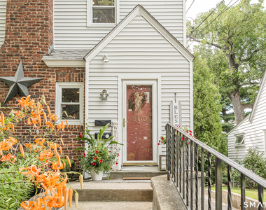 300 Hubbard Avenue - Photo Thumbnail 2