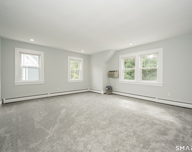 300 Hubbard Avenue - Photo Thumbnail 12