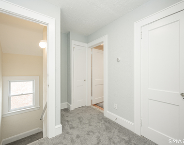 300 Hubbard Avenue - Photo Thumbnail 9