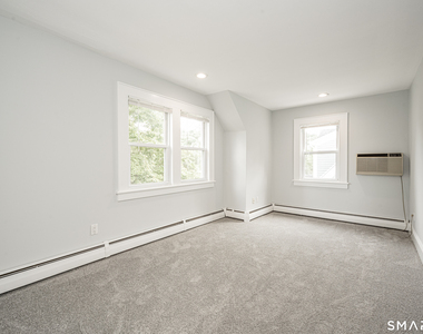 300 Hubbard Avenue - Photo Thumbnail 4