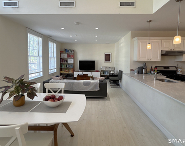1015 Boston Post Road - Photo Thumbnail 3