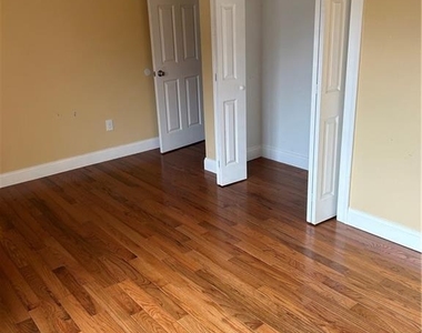 38 Glastonbury Avenue - Photo Thumbnail 11