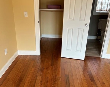 38 Glastonbury Avenue - Photo Thumbnail 5