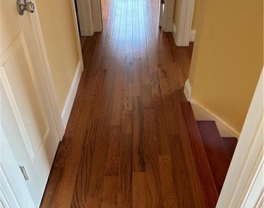 38 Glastonbury Avenue - Photo Thumbnail 9