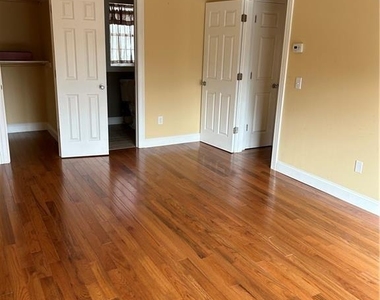 38 Glastonbury Avenue - Photo Thumbnail 8