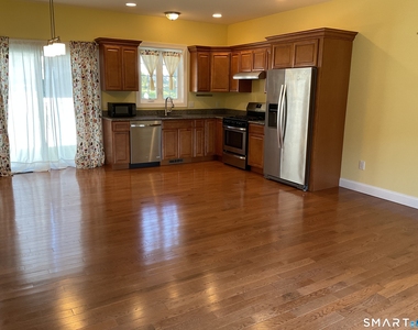38 Glastonbury Avenue - Photo Thumbnail 2