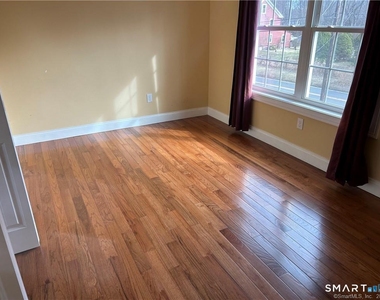 38 Glastonbury Avenue - Photo Thumbnail 10