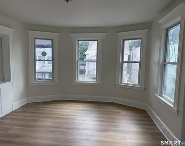 173 Chestnut Avenue - Photo Thumbnail 2