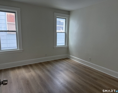 173 Chestnut Avenue - Photo Thumbnail 4