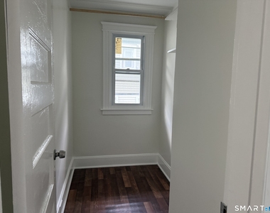 173 Chestnut Avenue - Photo Thumbnail 6
