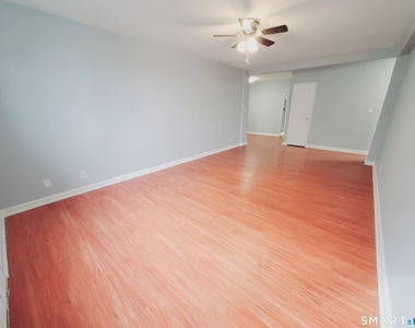 39 Glenbrook Road - Photo Thumbnail 3