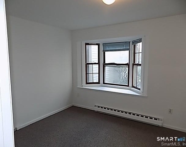55 Mill Plain Road - Photo Thumbnail 4