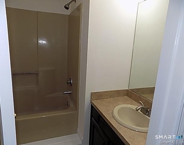 55 Mill Plain Road - Photo Thumbnail 5