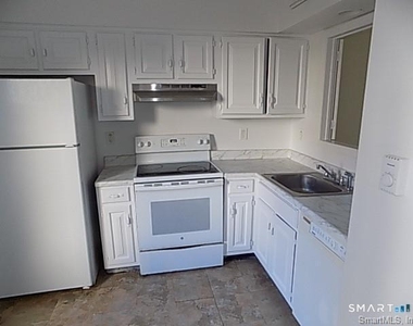 55 Mill Plain Road - Photo Thumbnail 2
