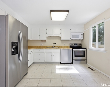40 Conestoga Way - Photo Thumbnail 4