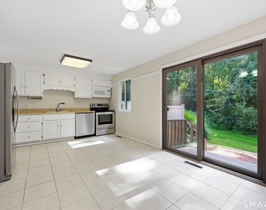 40 Conestoga Way - Photo Thumbnail 1