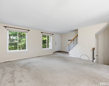 40 Conestoga Way - Photo Thumbnail 7
