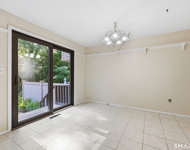 40 Conestoga Way - Photo Thumbnail 6