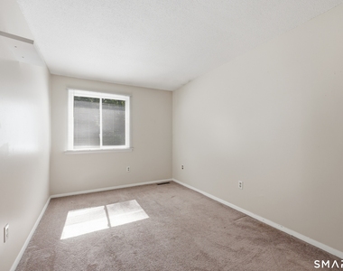 40 Conestoga Way - Photo Thumbnail 14