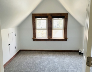 33 Holbrook Street - Photo Thumbnail 5