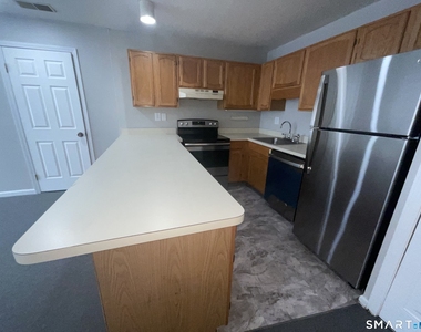 471 Whalley Avenue - Photo Thumbnail 6
