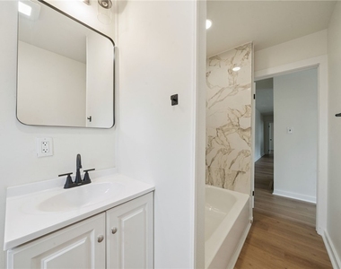 2321 Eccles Street - Photo Thumbnail 3
