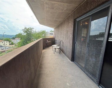 1 Trimont Ln - Photo Thumbnail 7