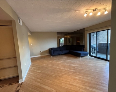 1 Trimont Ln - Photo Thumbnail 8