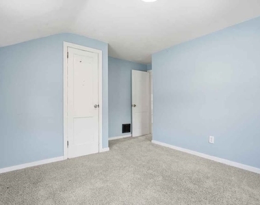 1219 Circle Dr - Photo Thumbnail 3
