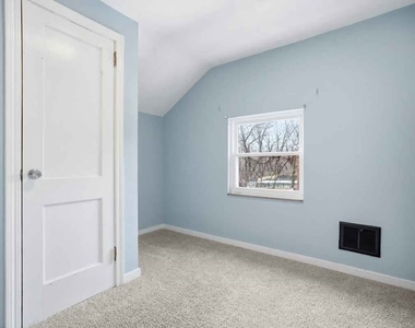 1219 Circle Dr - Photo Thumbnail 7