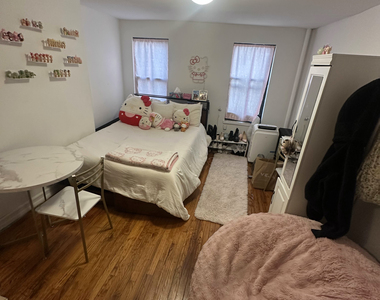 200 Allen Street - Photo Thumbnail 1