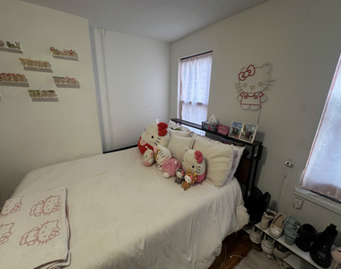 200 Allen Street - Photo Thumbnail 4