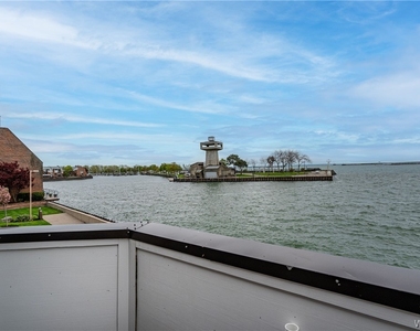 36 Harbour Point - Photo Thumbnail 6