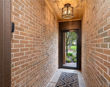 36 Harbour Point - Photo Thumbnail 2